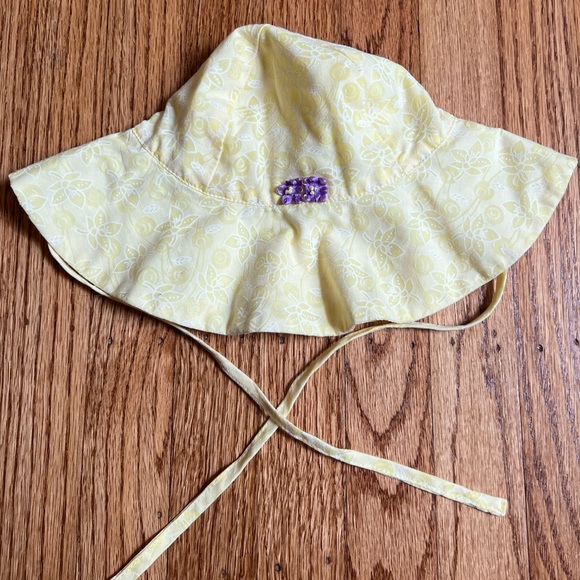 Bundle of Baby Sunhats - Picture 3 of 7